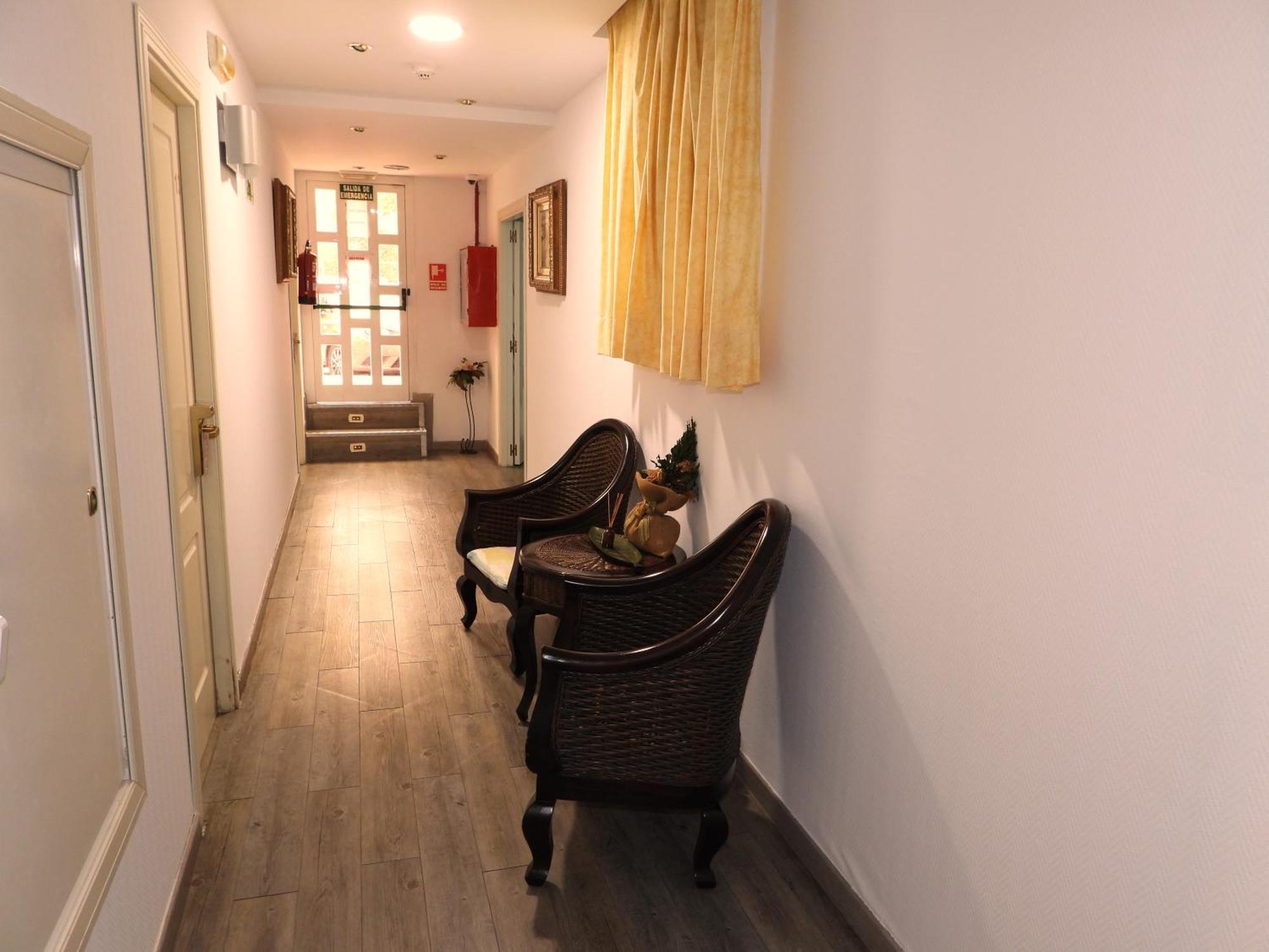Hostal Henares San Fernando De Henares Exteriör bild